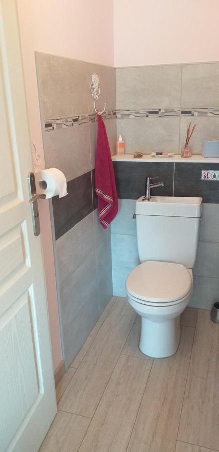 Les Gremilles Bed and Breakfast Bassoncourt Εξωτερικό φωτογραφία
