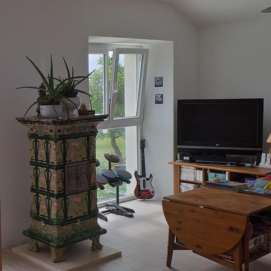 Les Gremilles Bed and Breakfast Bassoncourt Εξωτερικό φωτογραφία